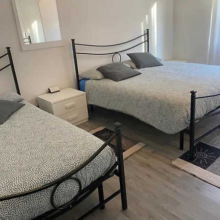 Апартаменты Gere House Лезено